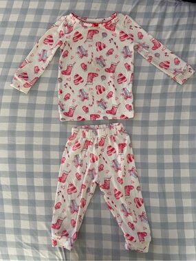 Girls White and Pink Holiday Heart Pajama Set